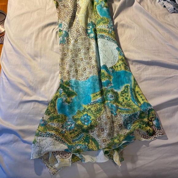 Super cute flowy summer dress💚💙 - Picture 1 of 5